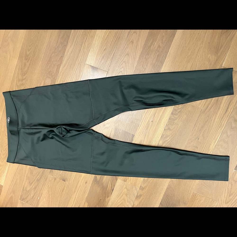 High-Waist 4 Pocket Utility Legging size M